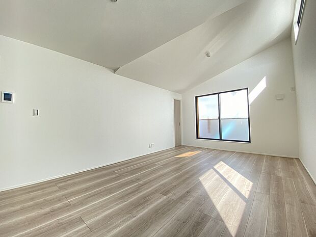 アクセントクロスでお部屋の雰囲気も上質な表情を醸し出してくれます。