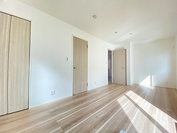 ゆったりとした安らぎに包まれる、静かな寝室。