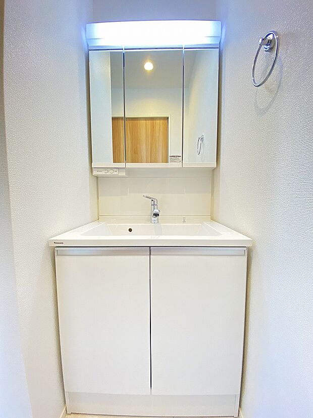 心地いいリフレッシュ空間。身だしなみを整え、ヘアアレンジを楽しみ、清々しく出発です。