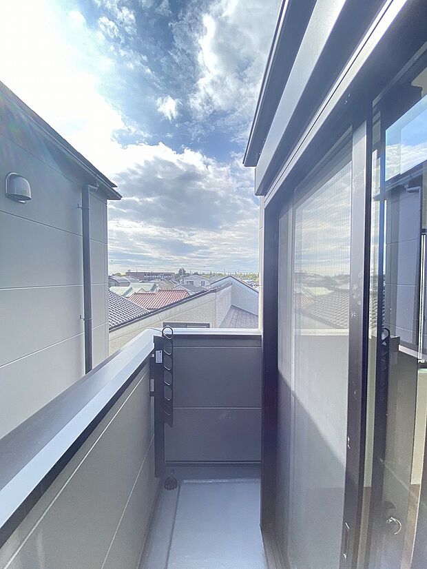 お車通りも少なく、お子様とのお散歩も安心してできる閑静な住宅街です。