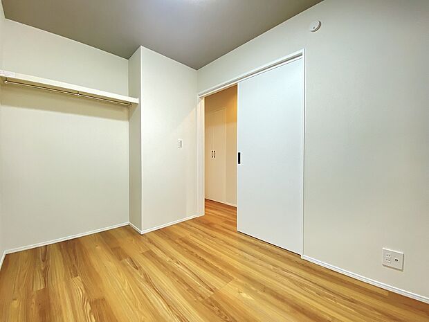 テイストやカラーを変えて、楽しいお部屋作りをお楽しみください