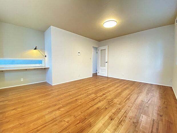 リビングで遊ぶお子様もキッチンにいるママを確認しながら安心して遊べます。