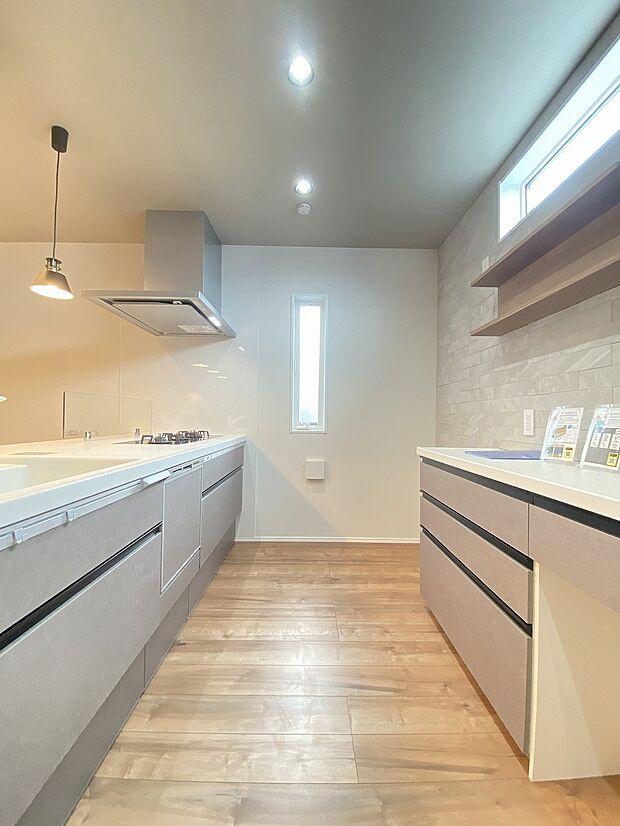 会話がはずむ、家族の距離を近づけるカウンターキッチン。