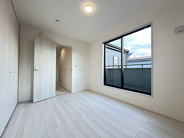 上質なひとときを叶える、洗練された居室空間ですね。