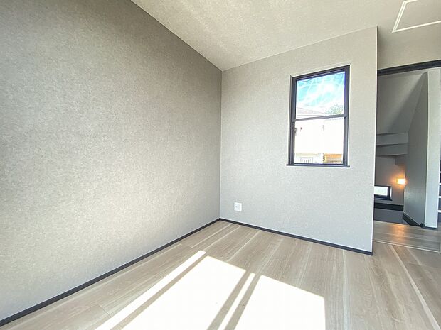 木々が風で揺れる音や、小鳥たちの鳴き声をBGMに室内でゆったりとプライベートタイムをお過ごしいただけます。