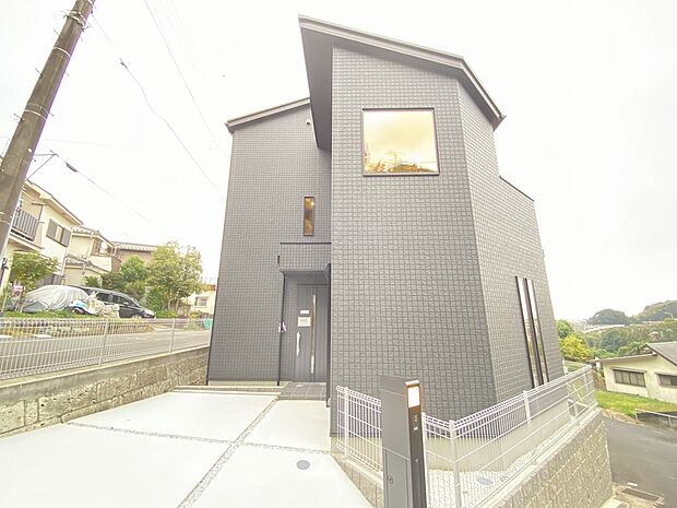 近隣は落ち着いた静かな環境。のんびりと生活していただけます。