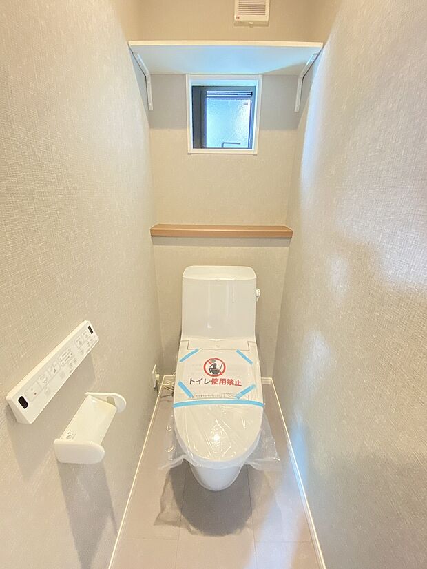 おトイレは各階にあります。来客時も別々に使用できますね。
