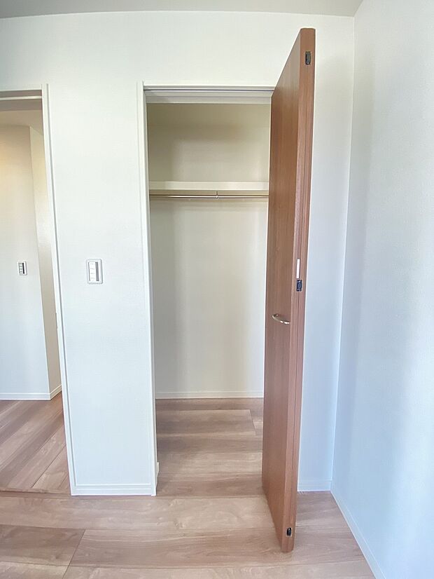 物の居場所を決めて、お片付けの習慣も付いてくれると嬉しいですね。