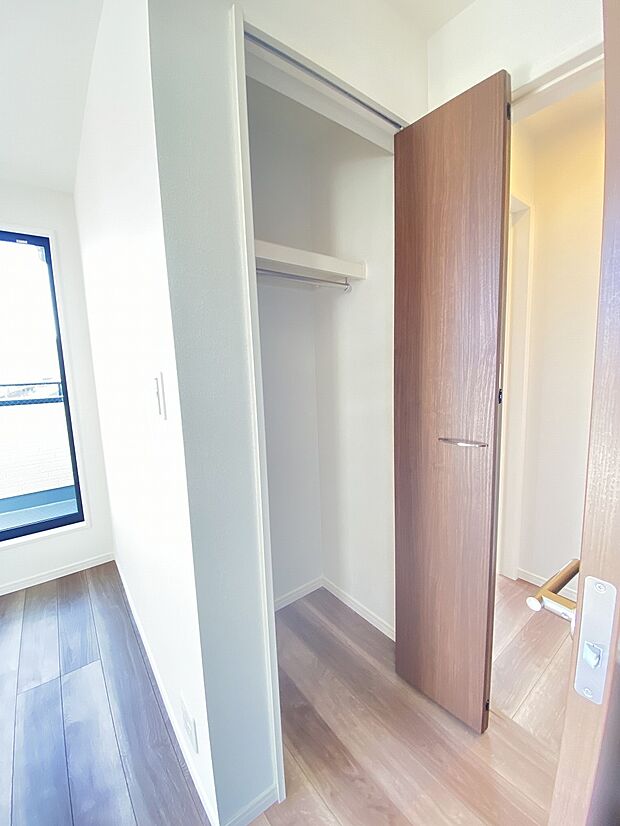 お部屋ごとに設けた収納は使いやすさへのこだわりです。