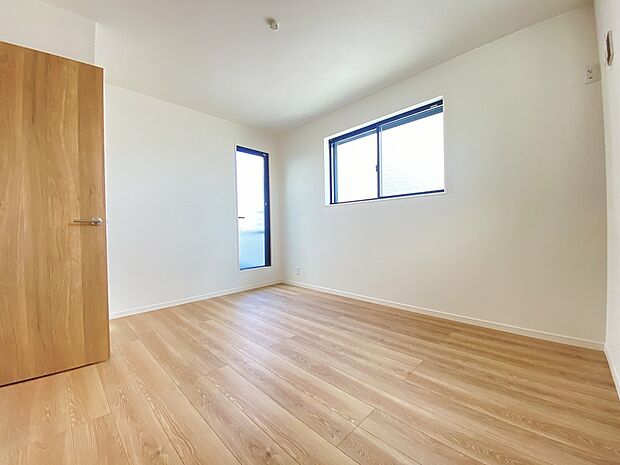 断熱性と結露防止に活躍してくれるペアサッシを採用