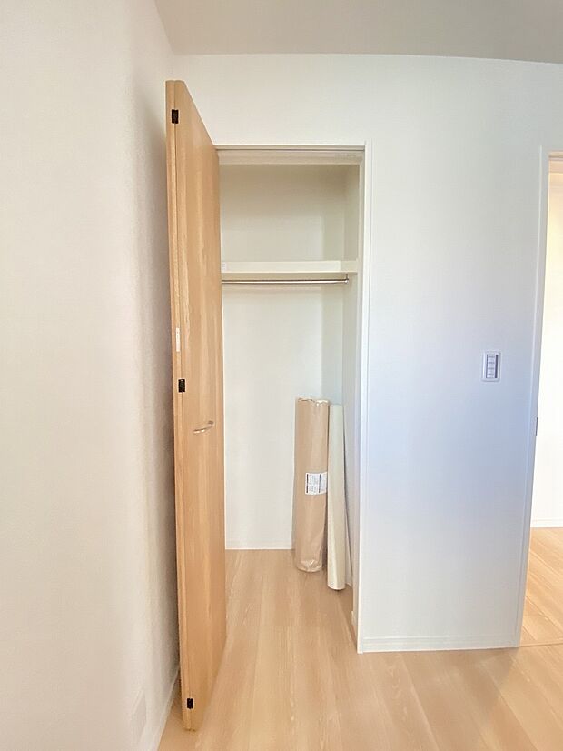 お部屋ごとに設けた収納は使いやすさへのこだわりです。