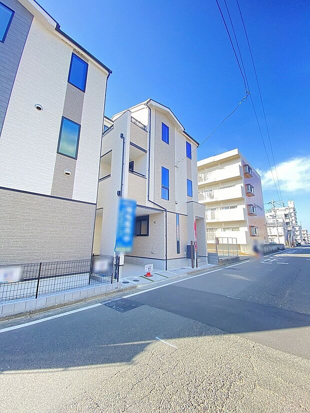 目の前に広がる開放感とゆとり、暮らしの夢を育む理想の住まいがここにはあります。