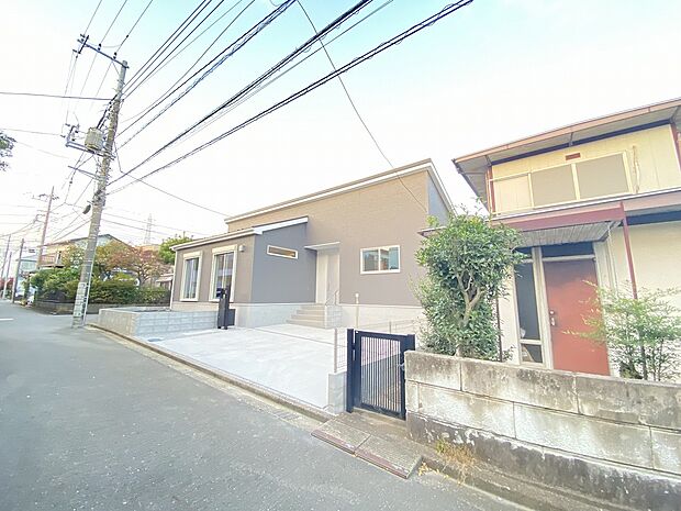 澄み渡る青空、ご家族との未来を育む新しい生活がここから始まります。