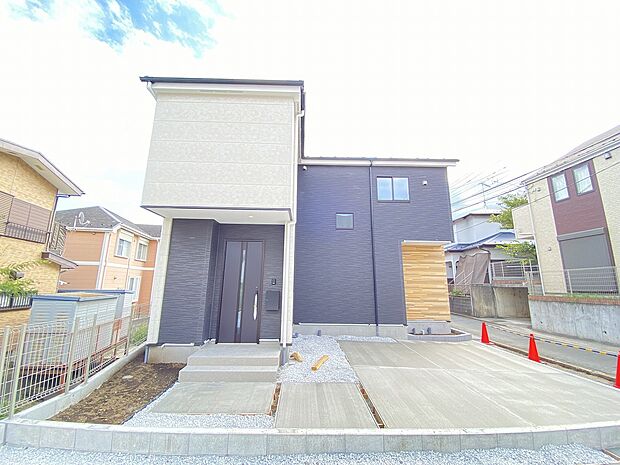 「いずみ中央」駅と「立場」駅の2駅2路線を利用可能