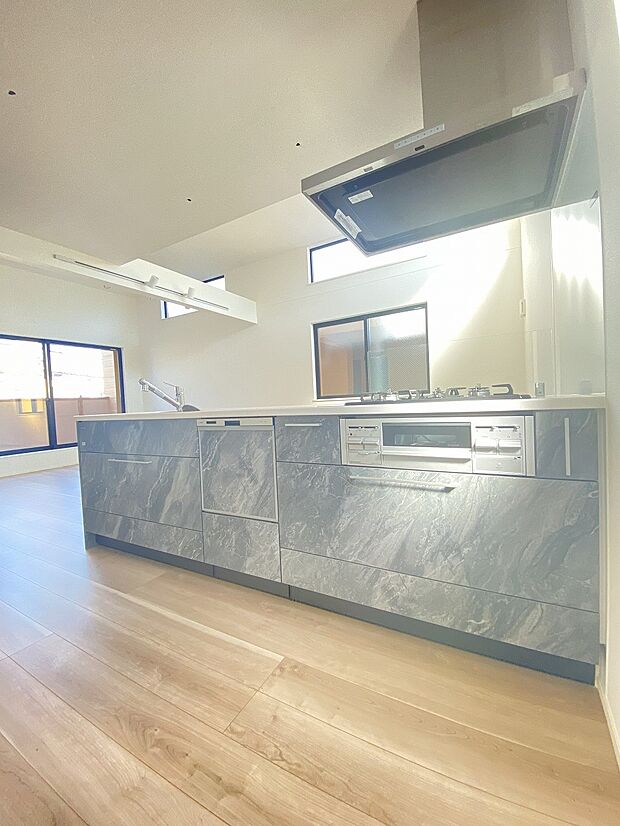 キッチンスペースも広いのでお子様といっしょに楽しくお料理もできます。