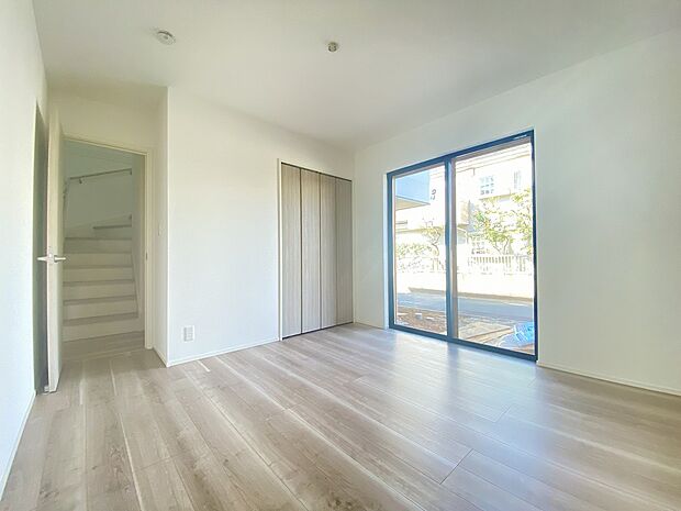 どんなカラーにも馴染む、白のクロス。雑貨や小物、家具との相性も良さそうです。