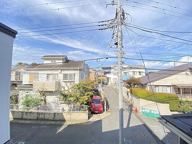 お車通りも少なく、お子様とのお散歩も安心してできる閑静な住宅街です。