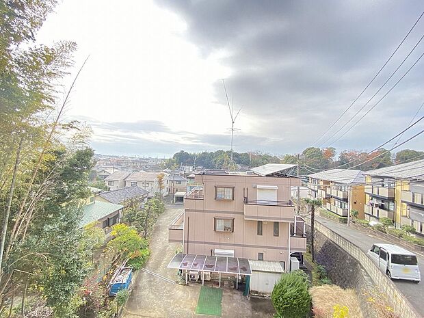 お車通りも少なく、お子様とのお散歩も安心してできる閑静な住宅街です。