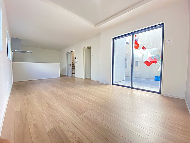 何気ない一日の一コマが積み重り、かけがえのない家族との思い出と重なっていくリビング。