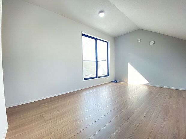 寝室の外から入ってくる心地いい風と明るい光、そして鳥の鳴き声をＢＧＭに今日も一日が始まりそうです。