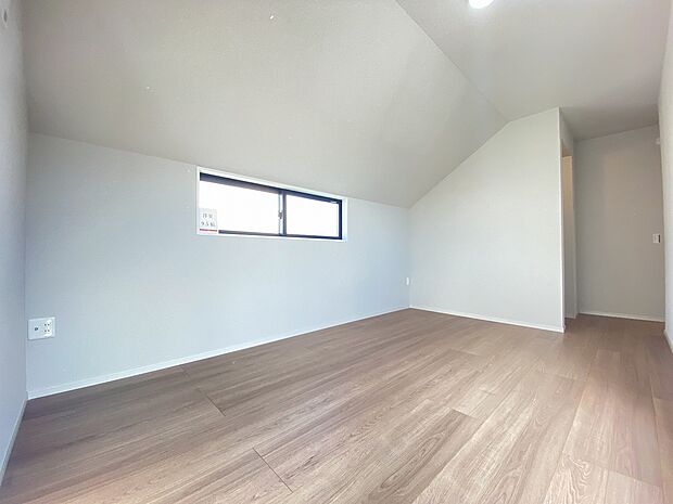 読書や音楽、DVD鑑賞にお仕事など、リビングからの賑やかな声を遠くに聞きながら、プライベートもゆったりとお過ごしいただけます。