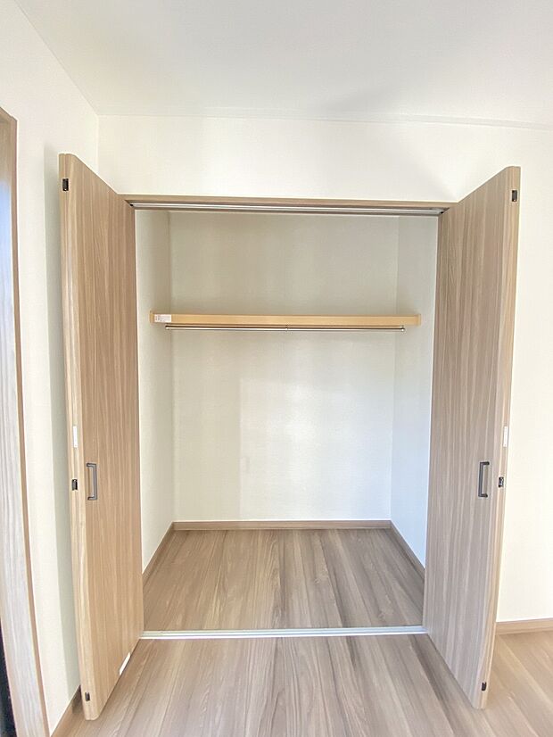 お部屋ごとに設けた収納は使いやすさへのこだわりです。