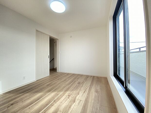 上質なひとときを叶える、洗練された居室空間ですね。