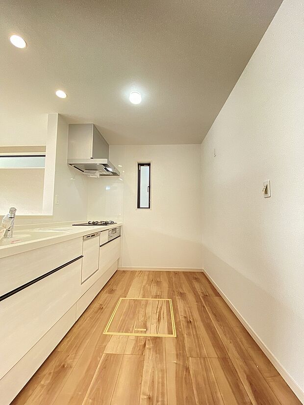 キッチンスペースも広いのでお子様といっしょに楽しくお料理もできます。