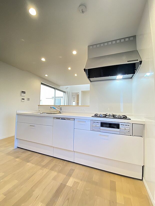 キッチンスペースも広いのでお子様といっしょに楽しくお料理もできます。