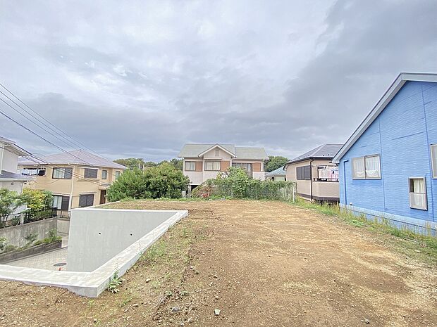 周辺は大小さまざまな公園が点在。癒しと落ち着きに満ちた住環境です。