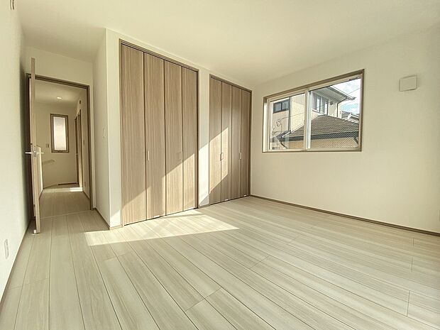 断熱性と結露防止に活躍してくれるペアサッシを採用