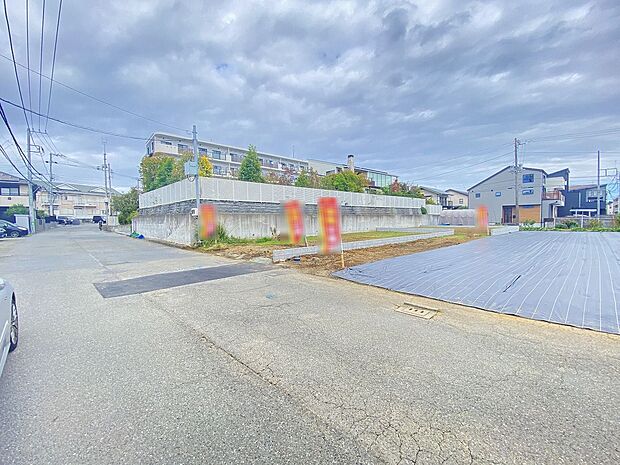 閑静な住宅地で子育て家族に適した、ゆとりある住環境が整っています。