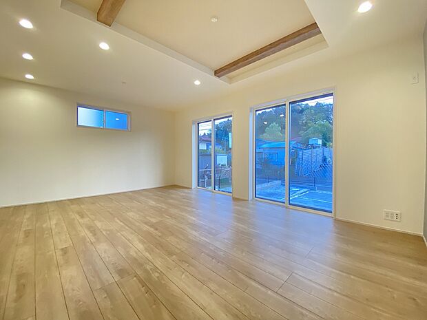 何気ない一日の一コマが積み重り、かけがえのない家族との思い出と重なっていくリビング。