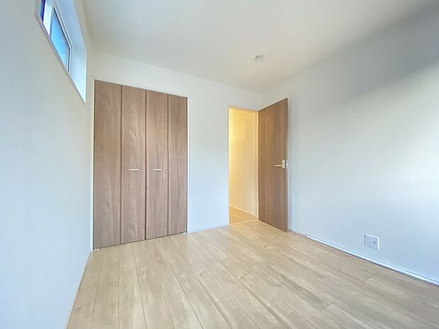 嬉しい2面採光。風と光を感じることで、季節の移ろいも感じられます。