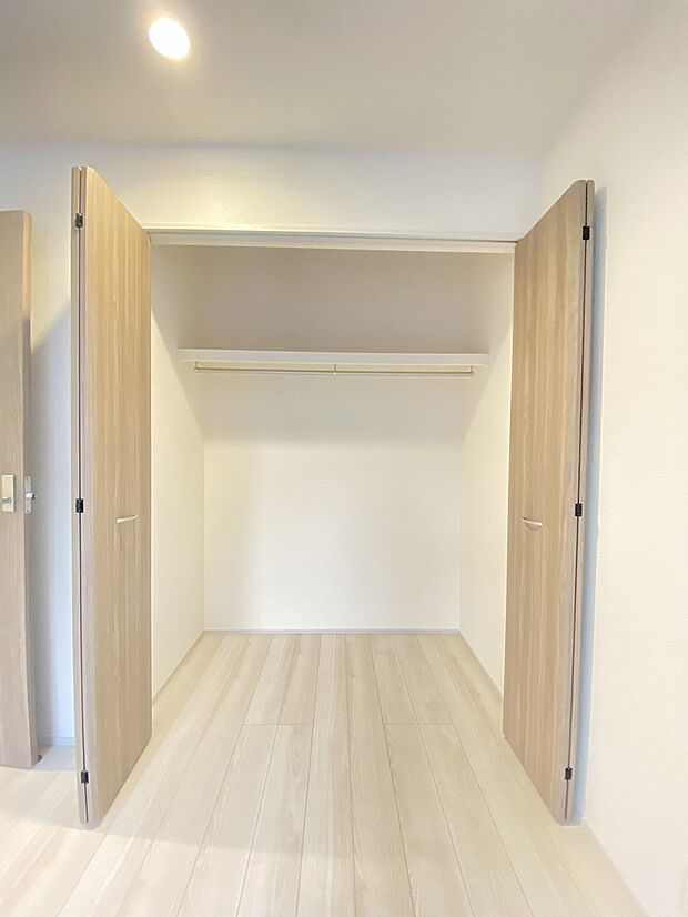 しまいやすく、使いやすく。快適収納のある洋室です。