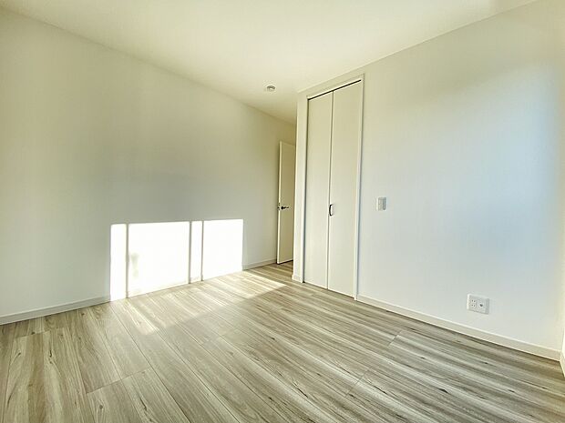 断熱性と結露防止に活躍してくれるペアサッシを採用