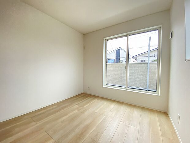 どんなカラーにも馴染む、白のクロス。雑貨や小物、家具との相性も良さそうです。