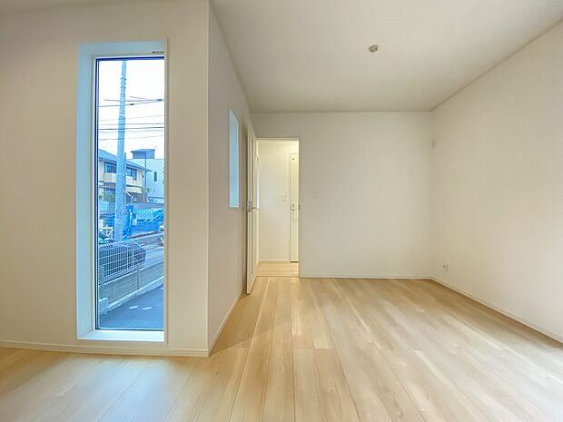 リビングで遊ぶお子様も、キッチンにいるママを確認しながら安心して遊べます。