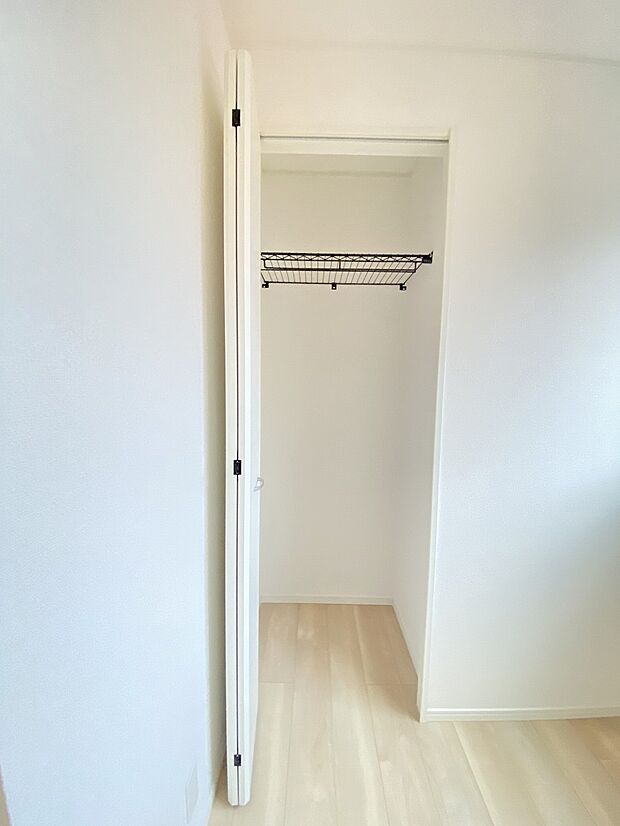 物の居場所を決めて、お片付けの習慣も付いてくれると嬉しいですね。