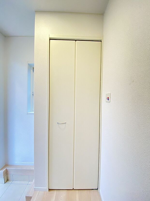 天井まで届く大容量シューズボックスで、靴の収納もラクラク