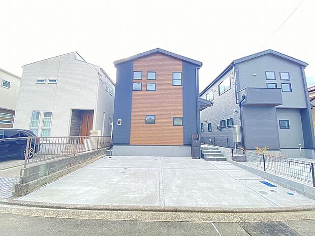 四季を楽しめるスポットが点在し、日々の喧騒の中で心安らぐ場所が見つかります。