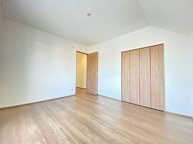 建具の色合いが、お部屋の雰囲気に上質感を生み出します。