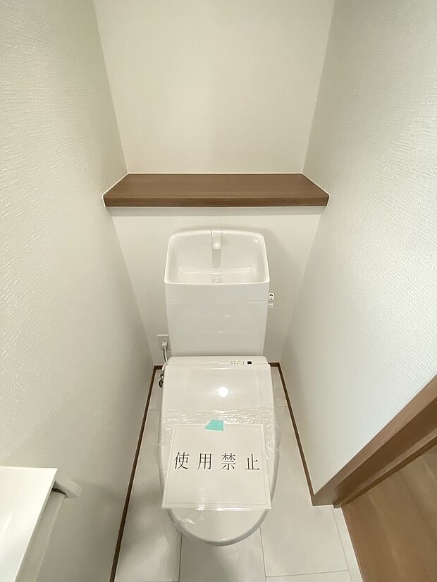 壁付けリモコンで操作もスムーズ。毎日使う場所こそ、ストレスフリーに。