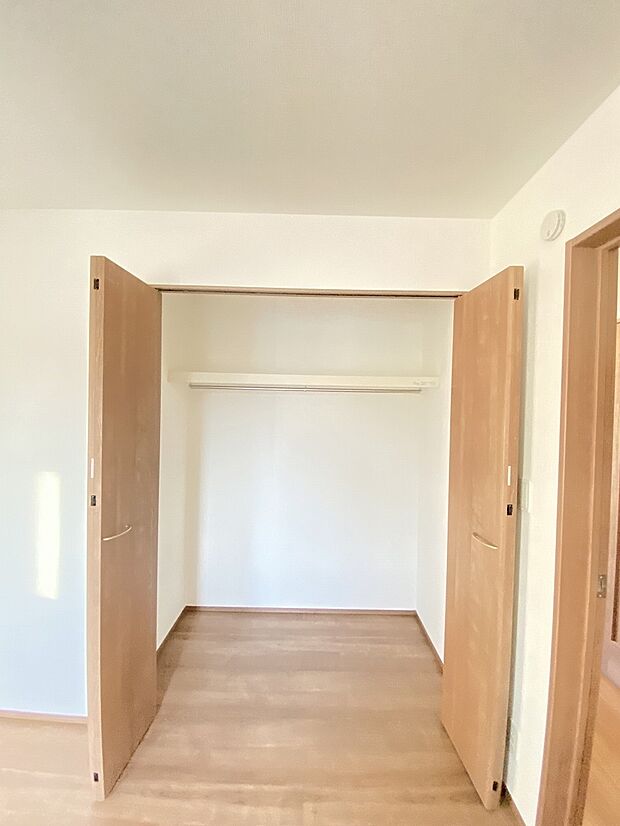しまいやすく、使いやすく。快適収納のある洋室です。