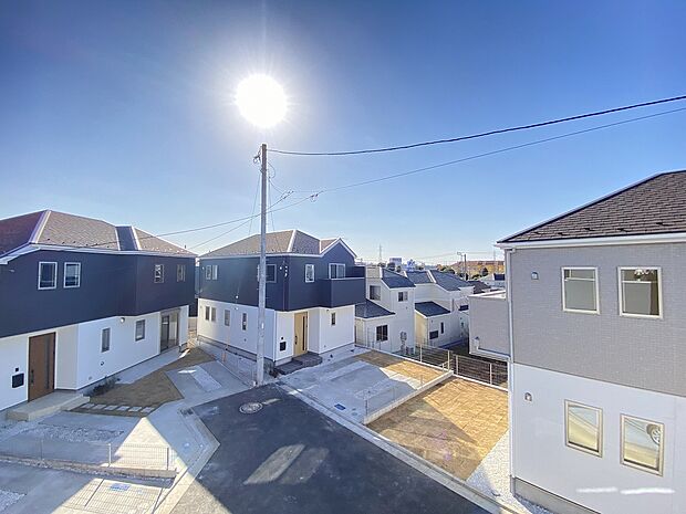 澄み渡る青空、ご家族との未来を育む新しい生活がここから始まります。