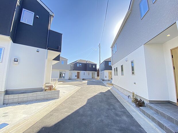 周辺は大小さまざまな公園が点在。癒しと落ち着きに満ちた住環境です。