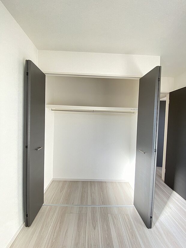 お部屋ごとに設けた収納は使いやすさへのこだわりです。