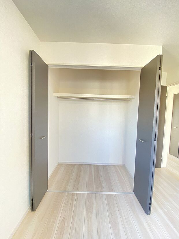 お部屋ごとに設けた収納は使いやすさへのこだわりです。