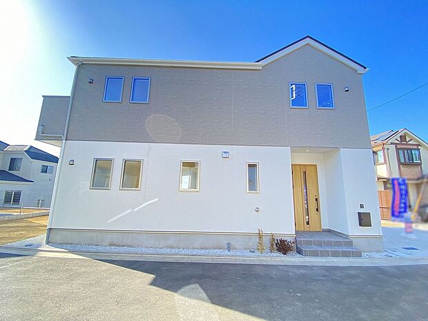 自然の光と風に包まれた、温もりあふれる理想の住環境です。