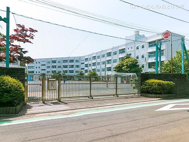 横浜市立小雀小学校　1052ｍ